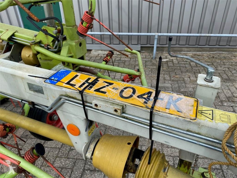 Zonas verdes jardins Claas volto 1050T