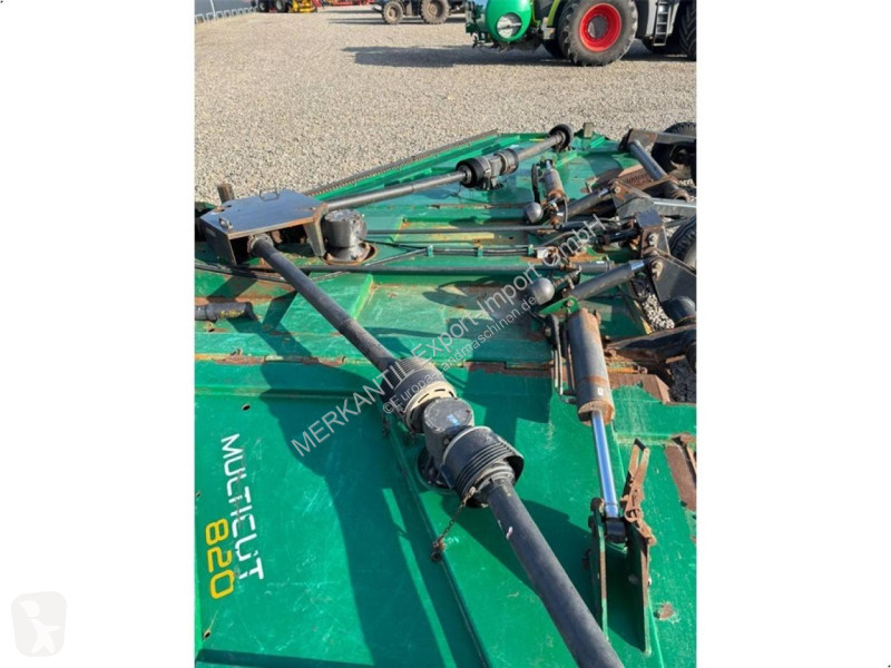 Zonas verdes jardins Spearhead  MultiCut 820