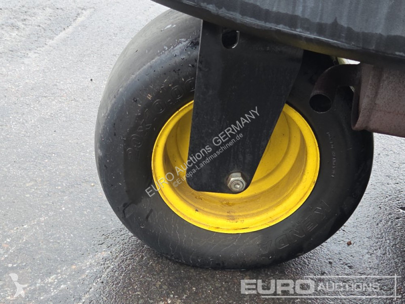 Zonas verdes jardins John Deere 2500E
