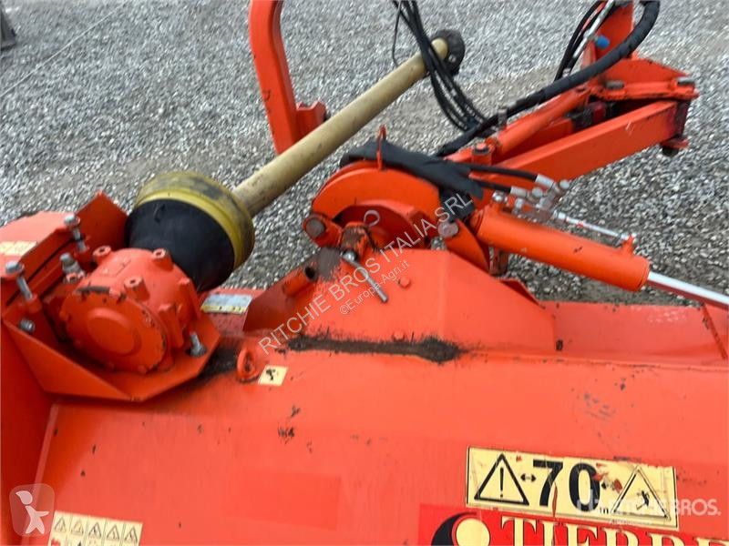 Zonas verdes jardins Tierre TCL 180 Flail Mower