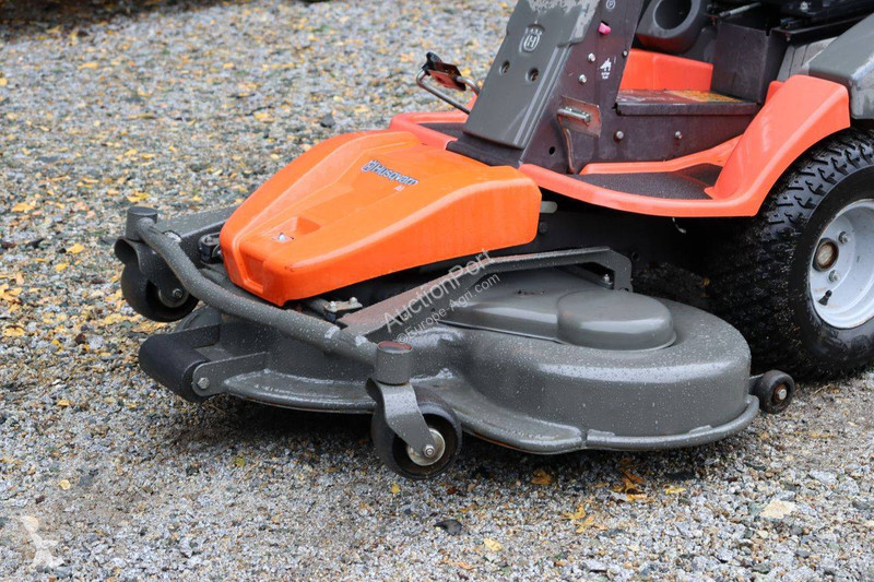 Zonas verdes Husqvarna R422Ts AWD