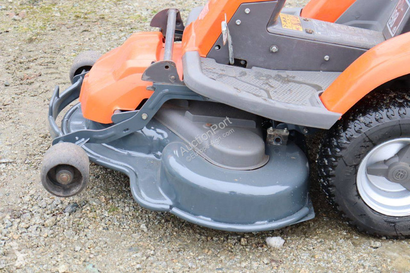 Zonas verdes Husqvarna R215TH