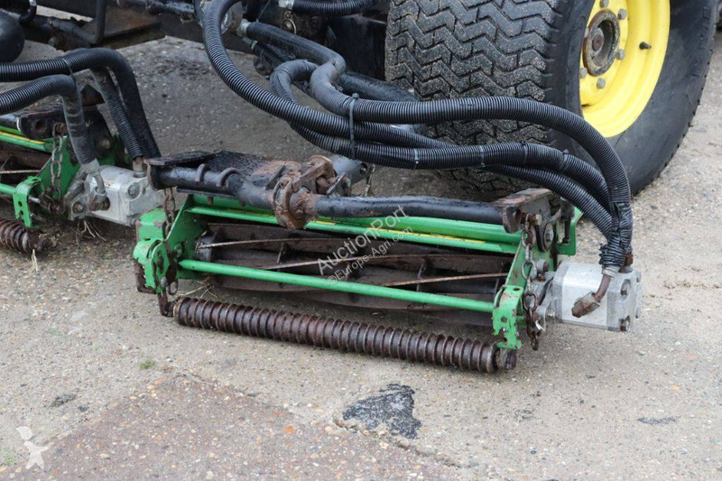 Zelené plochy John Deere 7500 PC FM