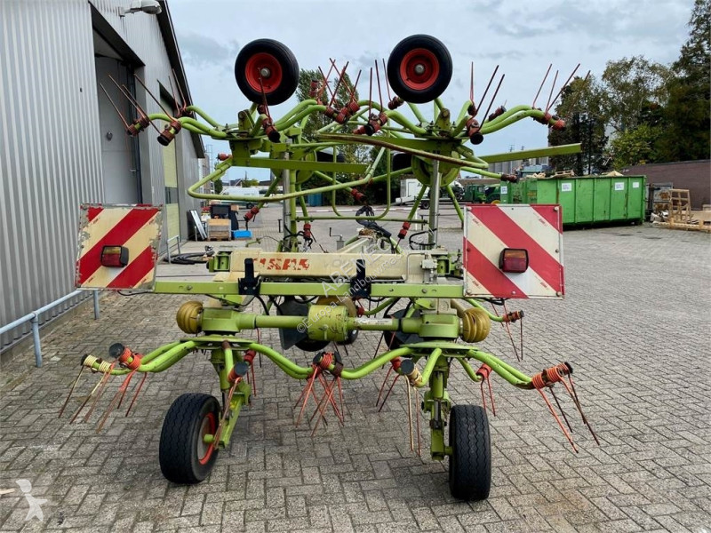 Zonas verdes jardins Claas volto 1050T