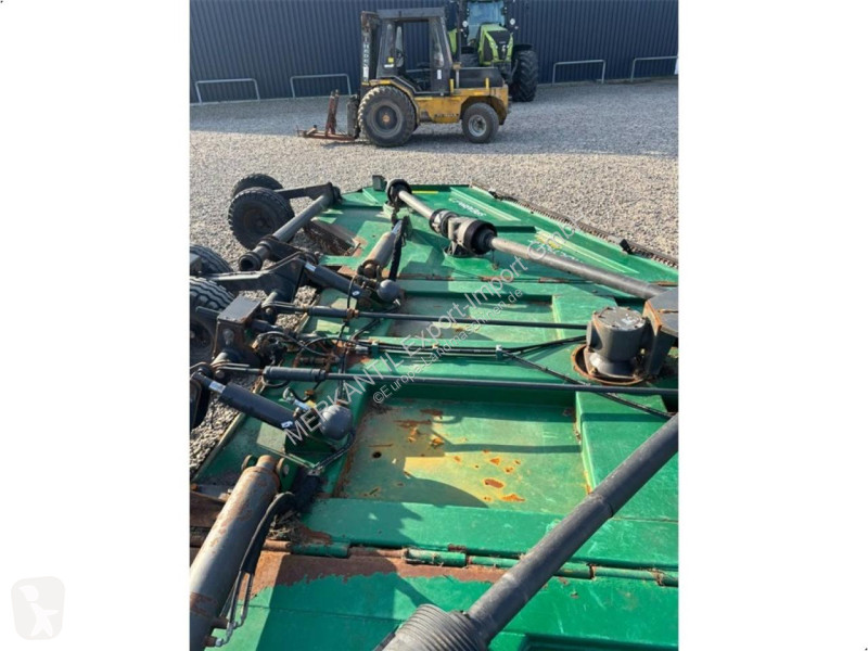 Zonas verdes jardins Spearhead  MultiCut 820