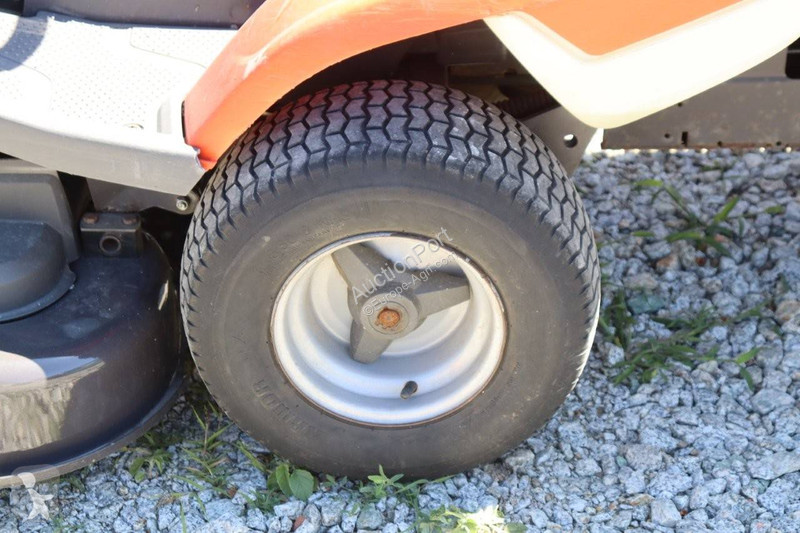 Espaces verts Husqvarna R214TC