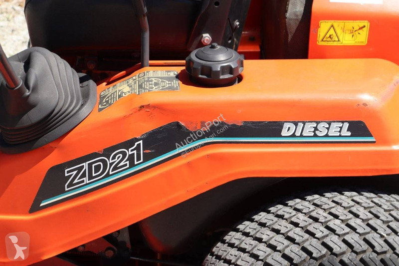 Zonas verdes Kubota ZD21-EC