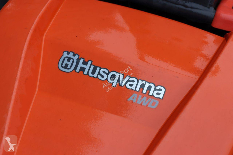 Zonas verdes Husqvarna R422Ts AWD