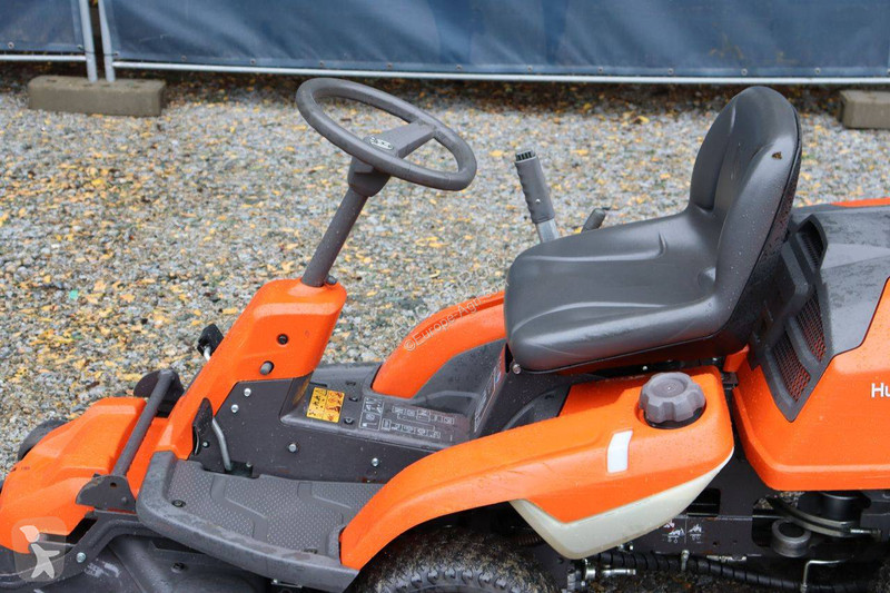 Zonas verdes Husqvarna R 216 AWD