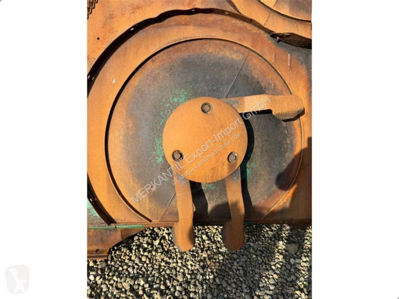 Zonas verdes jardins Spearhead  MultiCut 820