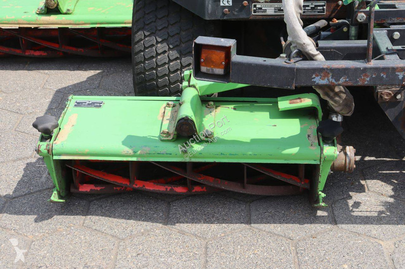 مساحات خضراء Ransomes Commander