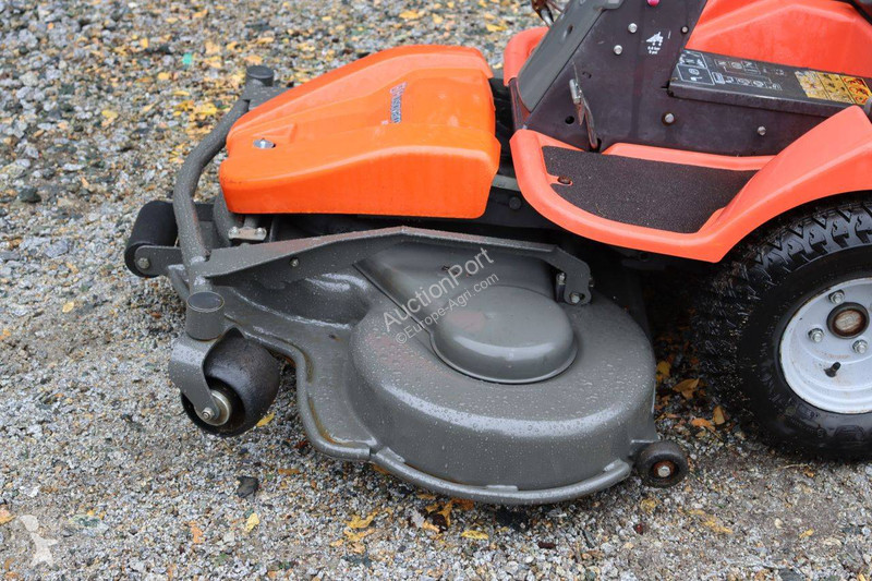 Zonas verdes Husqvarna R422Ts AWD