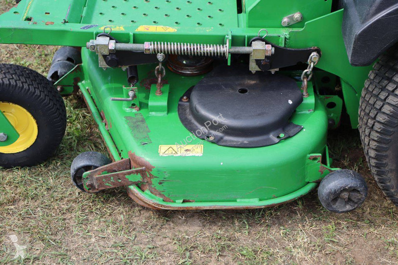 Zonas verdes John Deere ZTRAK 717E