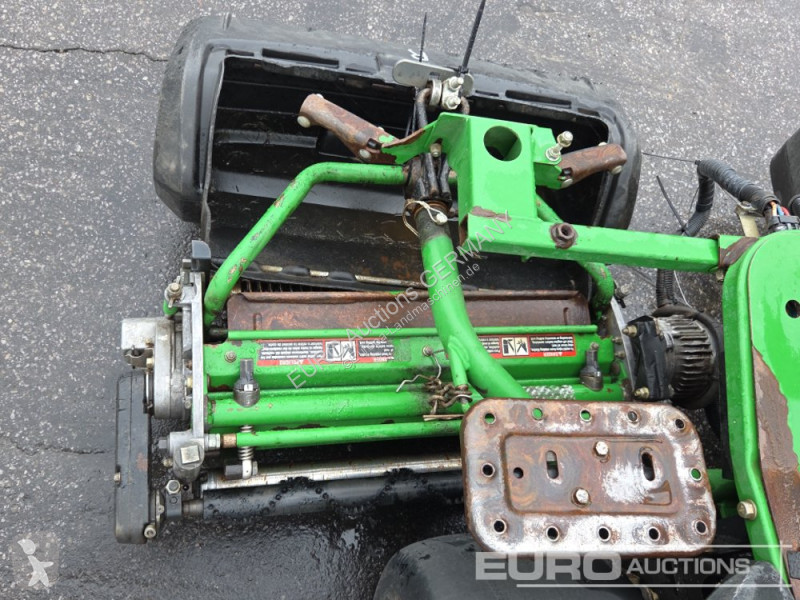 Zonas verdes jardins John Deere 2500E