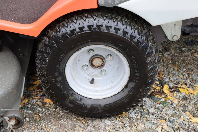 Zonas verdes Husqvarna R422Ts AWD