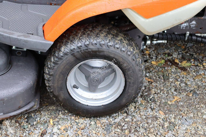 Zonas verdes Husqvarna R 216 AWD
