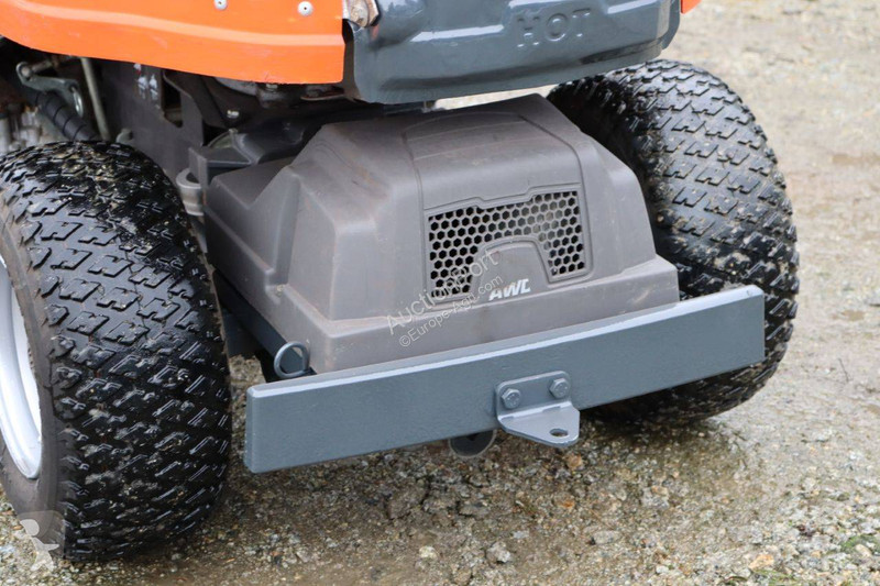 Zonas verdes Husqvarna R216 AWD