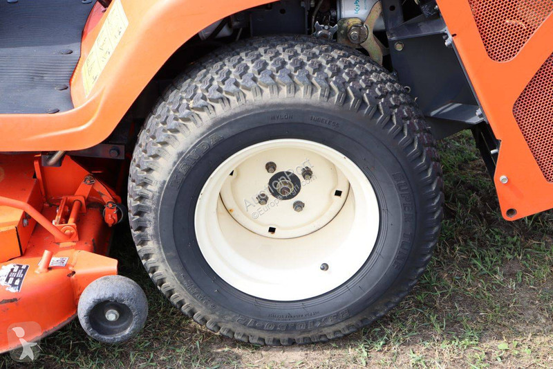 Zonas verdes Kubota GR2100-II