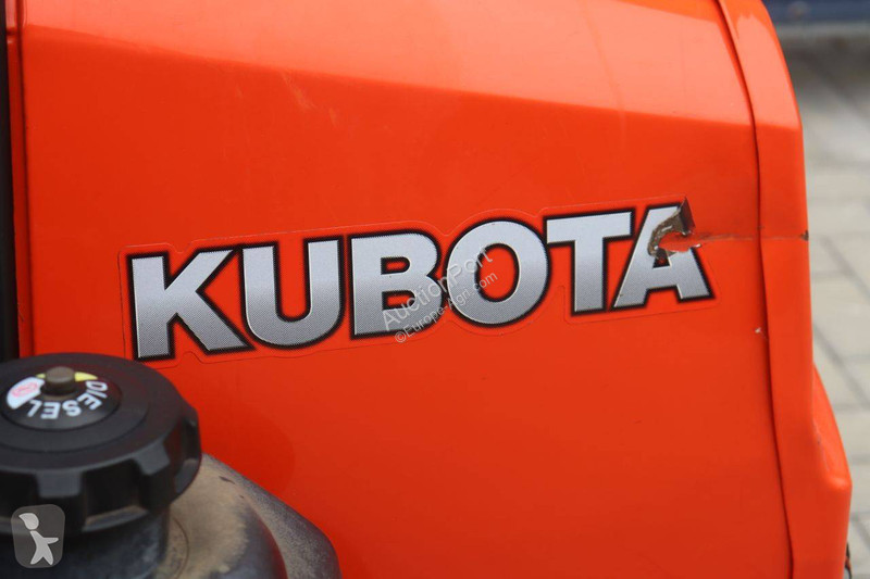 Zonas verdes Kubota ZD326S