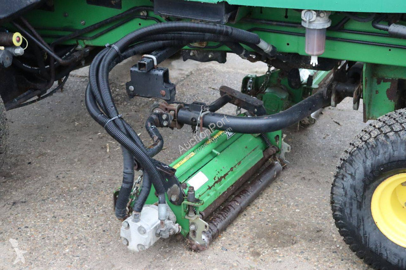 Zelené plochy John Deere 7500 PC FM