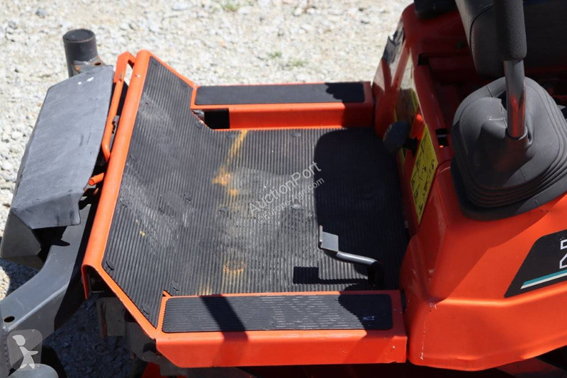 Zonas verdes Kubota ZD21-EC