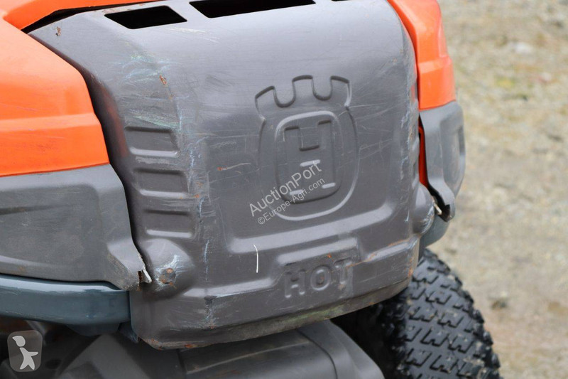 Zonas verdes Husqvarna R215TH