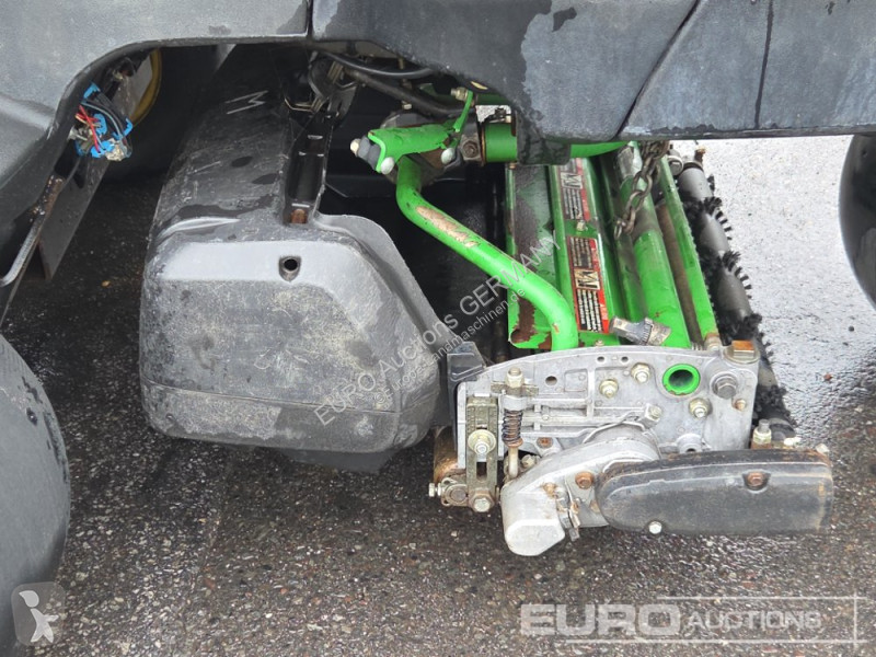 Zonas verdes jardins John Deere 2500E