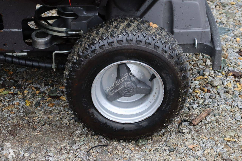 Zonas verdes Husqvarna R 216 AWD