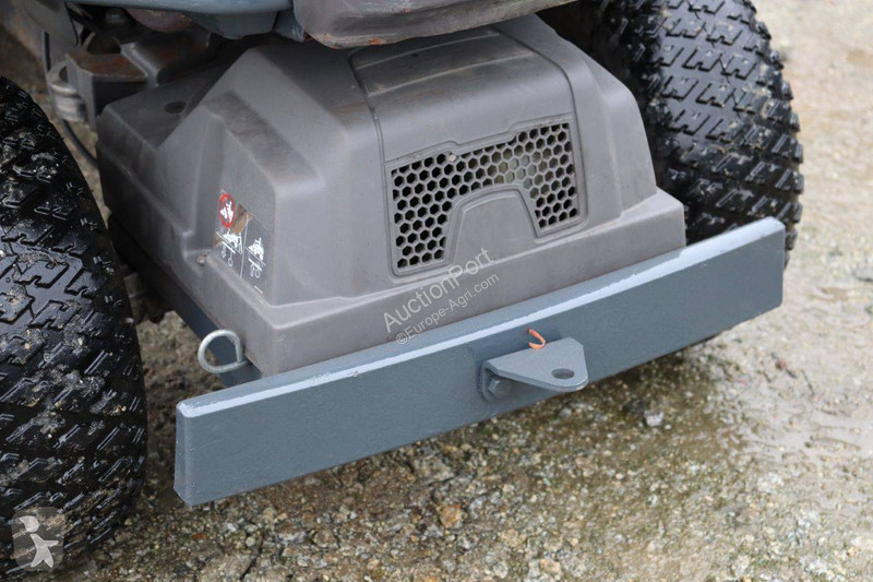 Zonas verdes Husqvarna R215TH