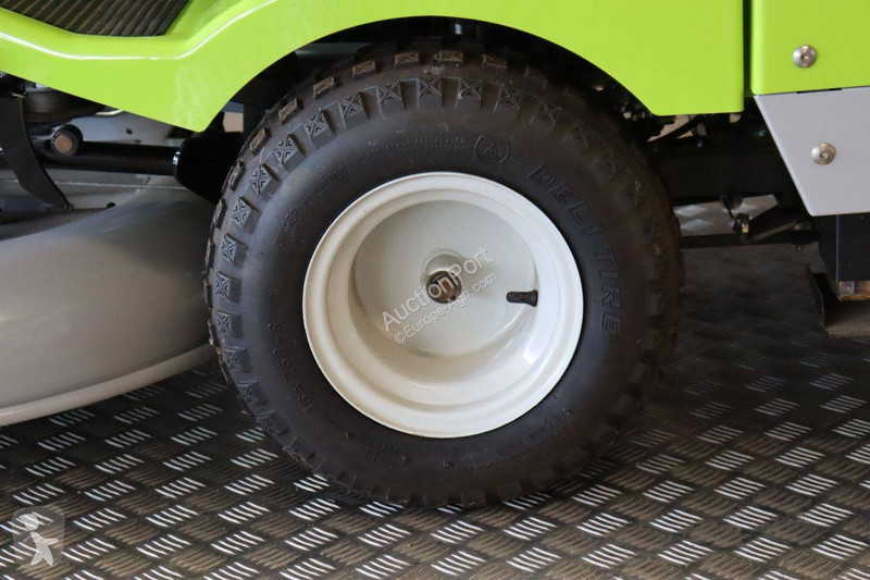 Zonas verdes Grillo FD 220R