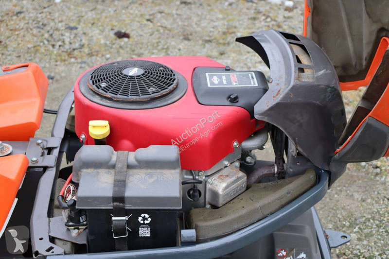 Zonas verdes Husqvarna R215TH
