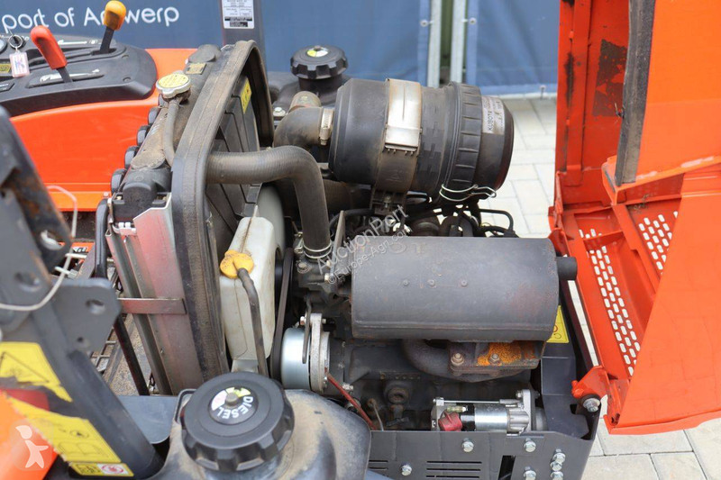 Zonas verdes Kubota ZD326S