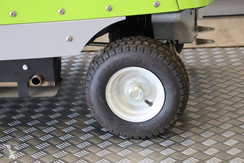 Zonas verdes Grillo FD 220R
