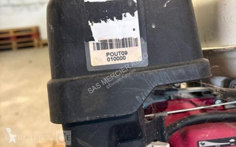 Zelené plochy  cellule porte outils autotracte -