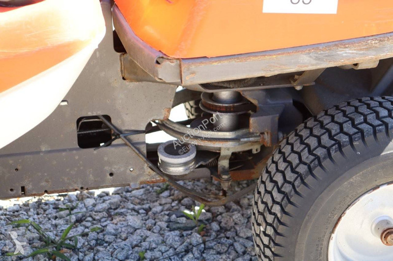 Espaces verts Husqvarna R214TC