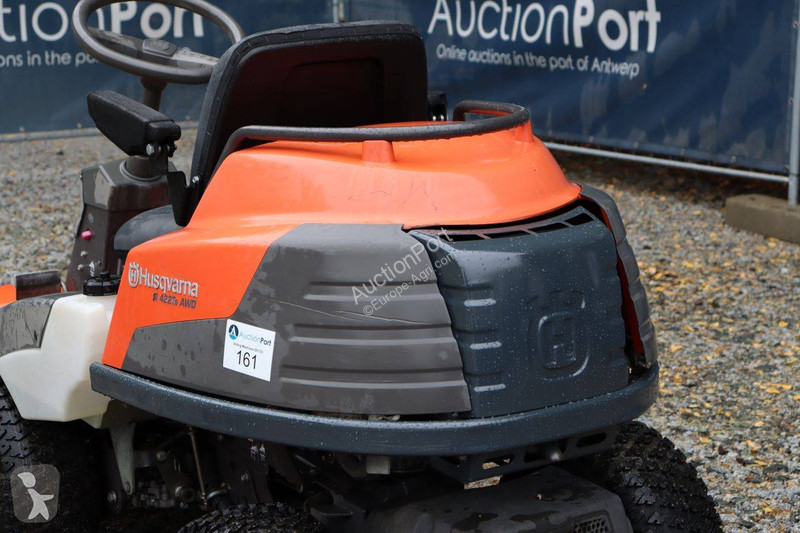 Zonas verdes Husqvarna R422Ts AWD
