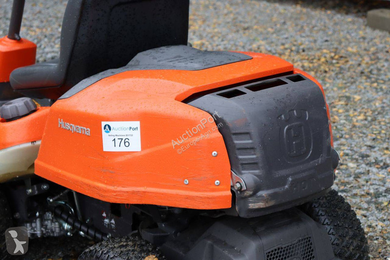 Zonas verdes Husqvarna R 216 AWD