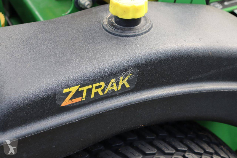 Zonas verdes John Deere ZTRAK 717E