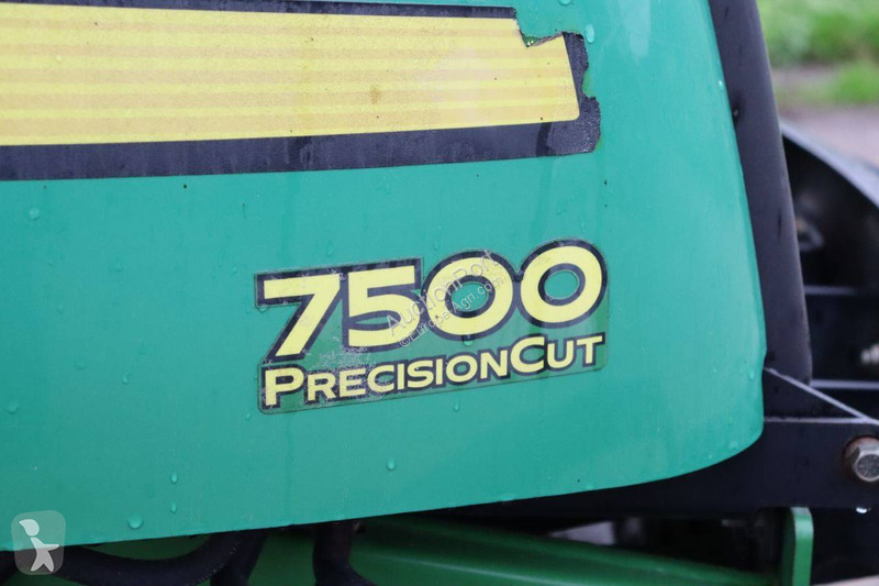 Zelené plochy John Deere 7500 PC FM