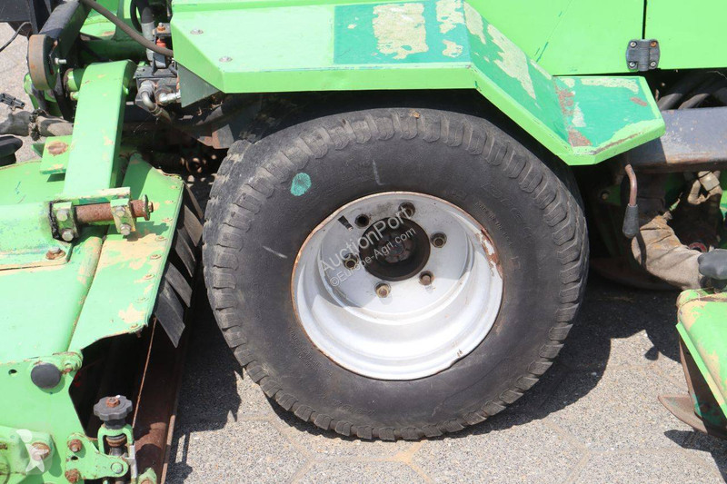 مساحات خضراء Ransomes Commander
