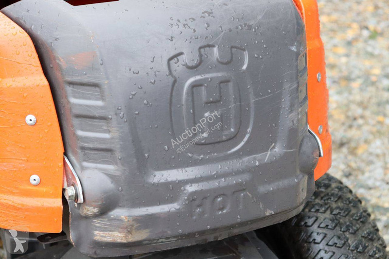 Zonas verdes Husqvarna R 216 AWD