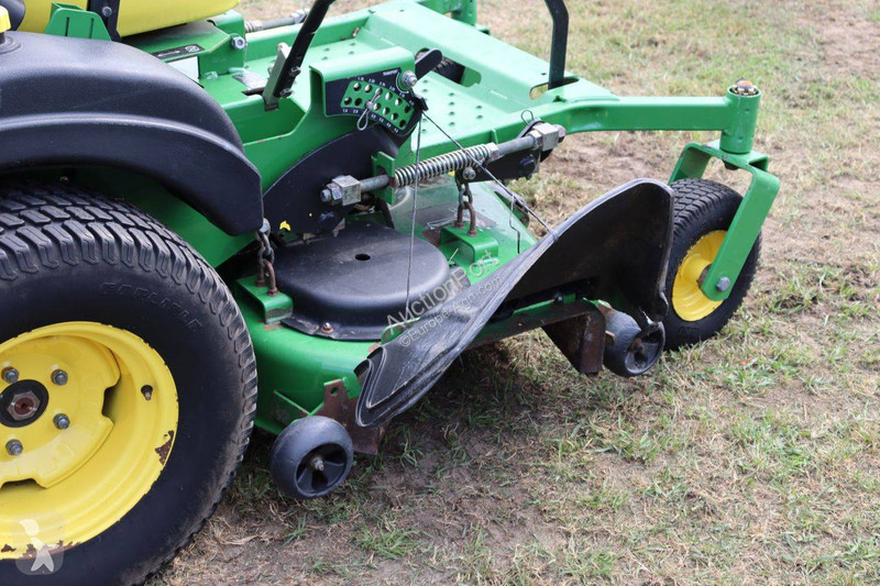 Zonas verdes John Deere ZTRAK 717E