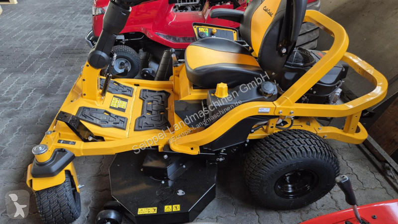 Zonas verdes jardins Cub Cadet  XZ6 S117...