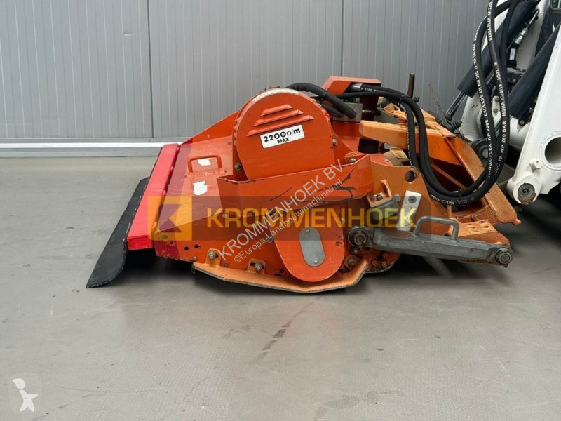 Zonas verdes jardins Bobcat FC 175