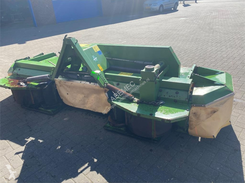 Zonas verdes jardins Krone EC 32P
