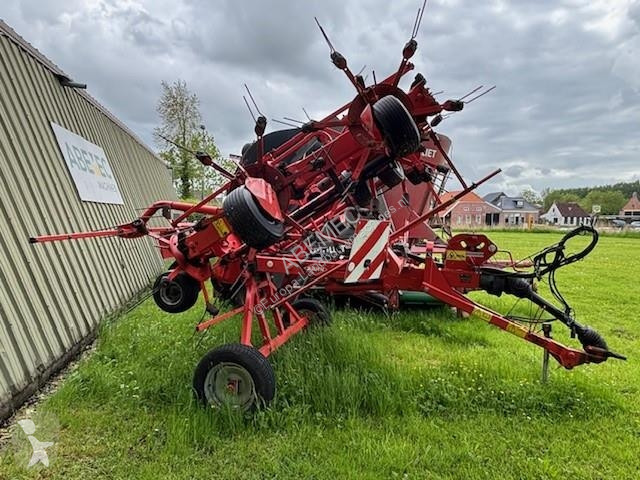 Kuhn GF 8702 T landscaping equipment