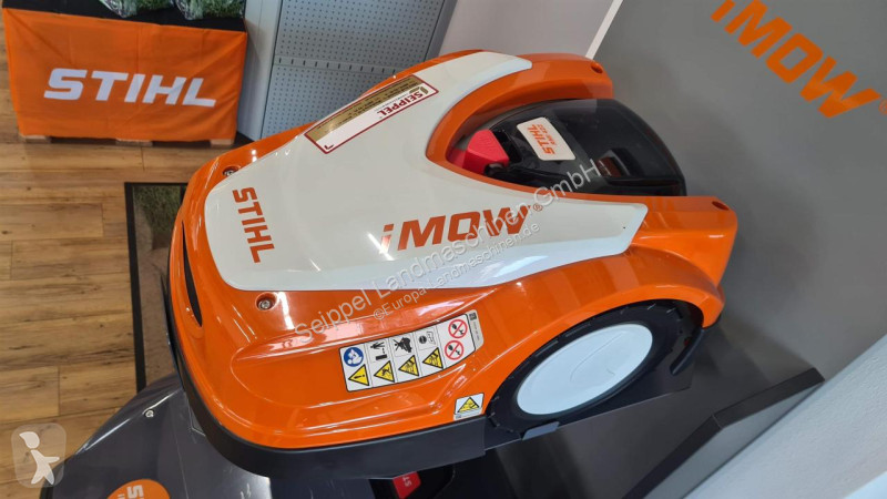 Grönområden Stihl  RMI 422.2 MÄHROBOTER STIHL