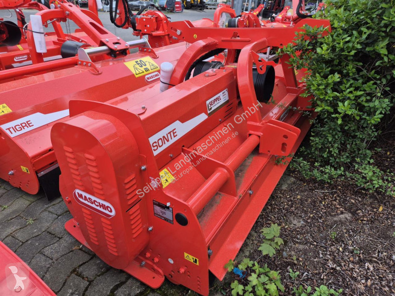 Zonas verdes jardins Maschio Gaspardo  MULCHER...