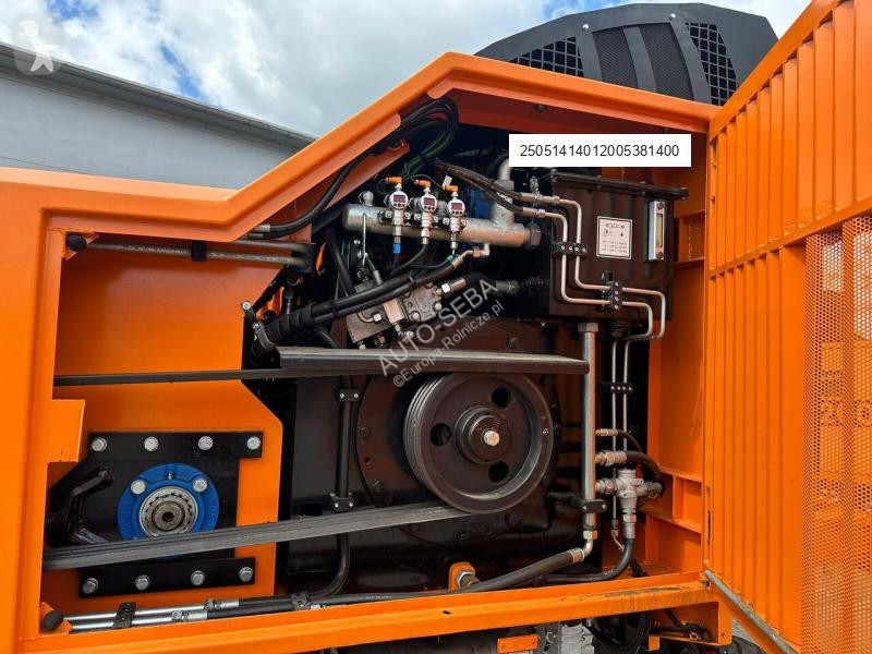 Zelené plochy Doppstadt AK235 profi,...