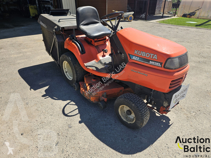 Zonas verdes jardins Kubota RCK48G18